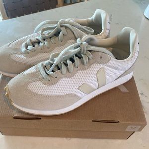 Veja Rio Branco Alveomesh Sneaker